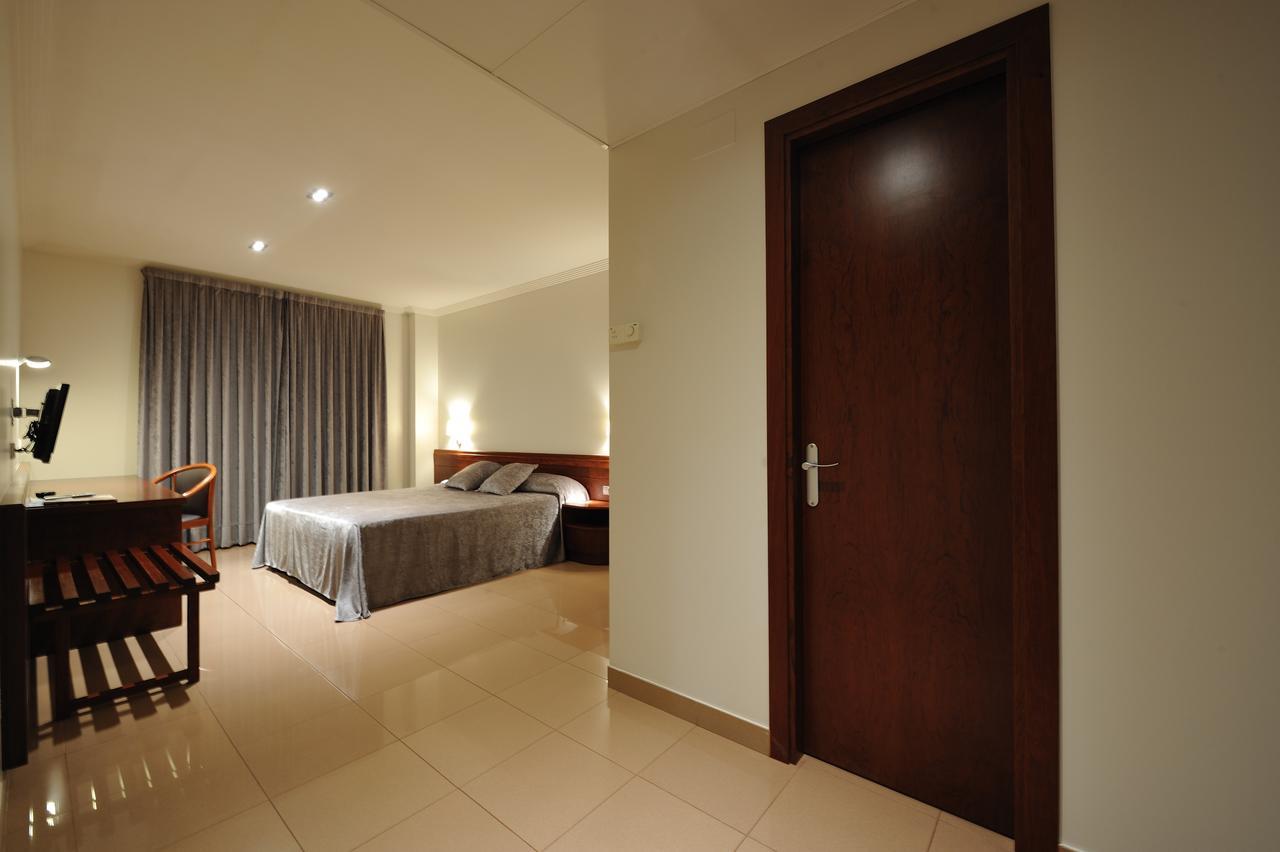 Hotel Els Noguers Манреса Экстерьер фото