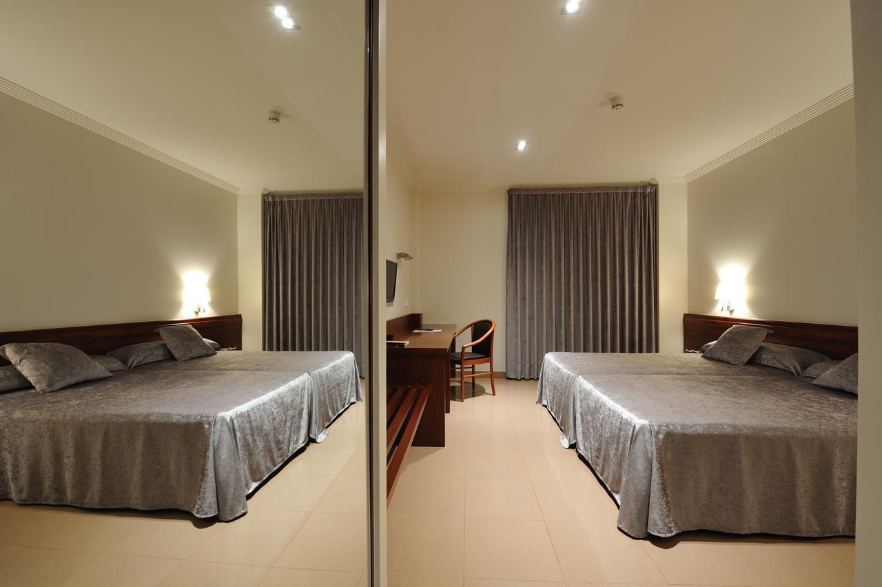 Hotel Els Noguers Манреса Экстерьер фото