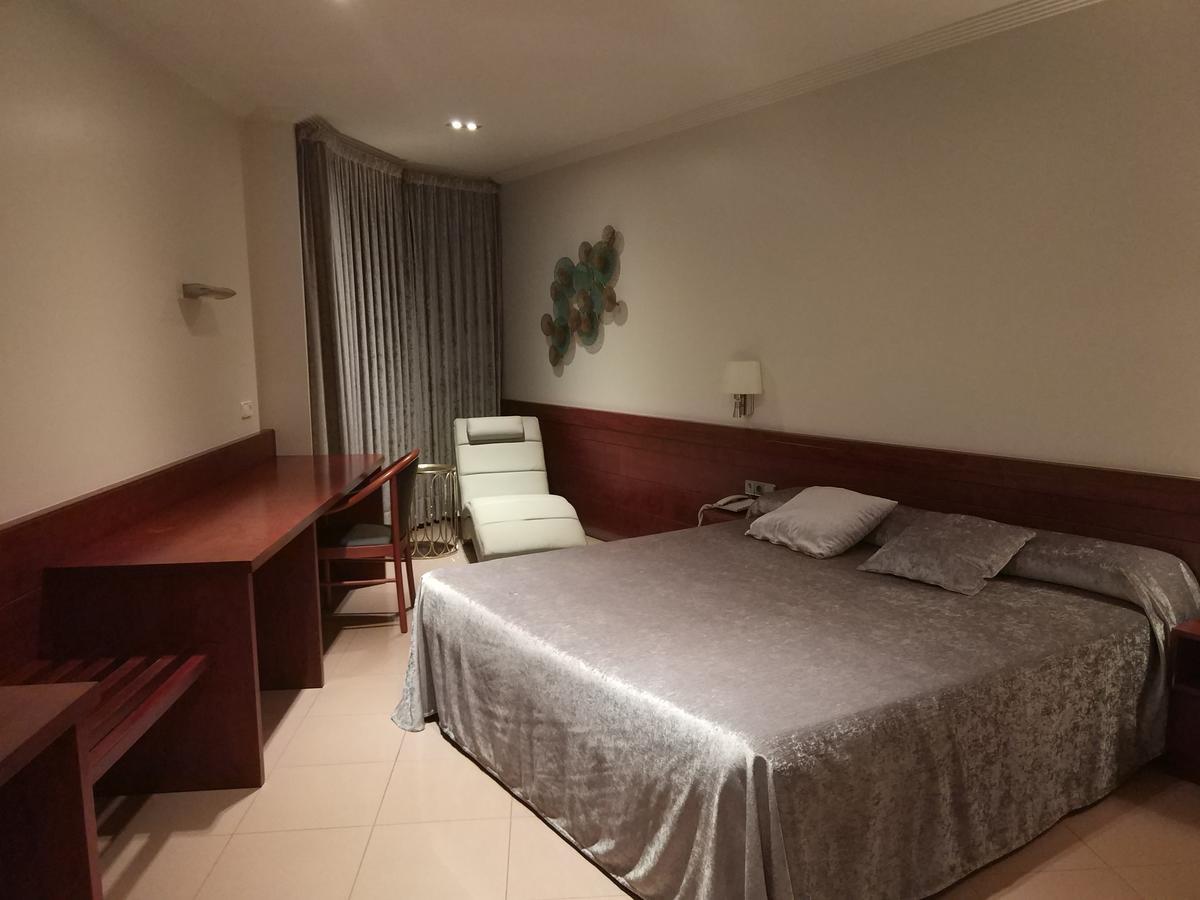 Hotel Els Noguers Манреса Экстерьер фото