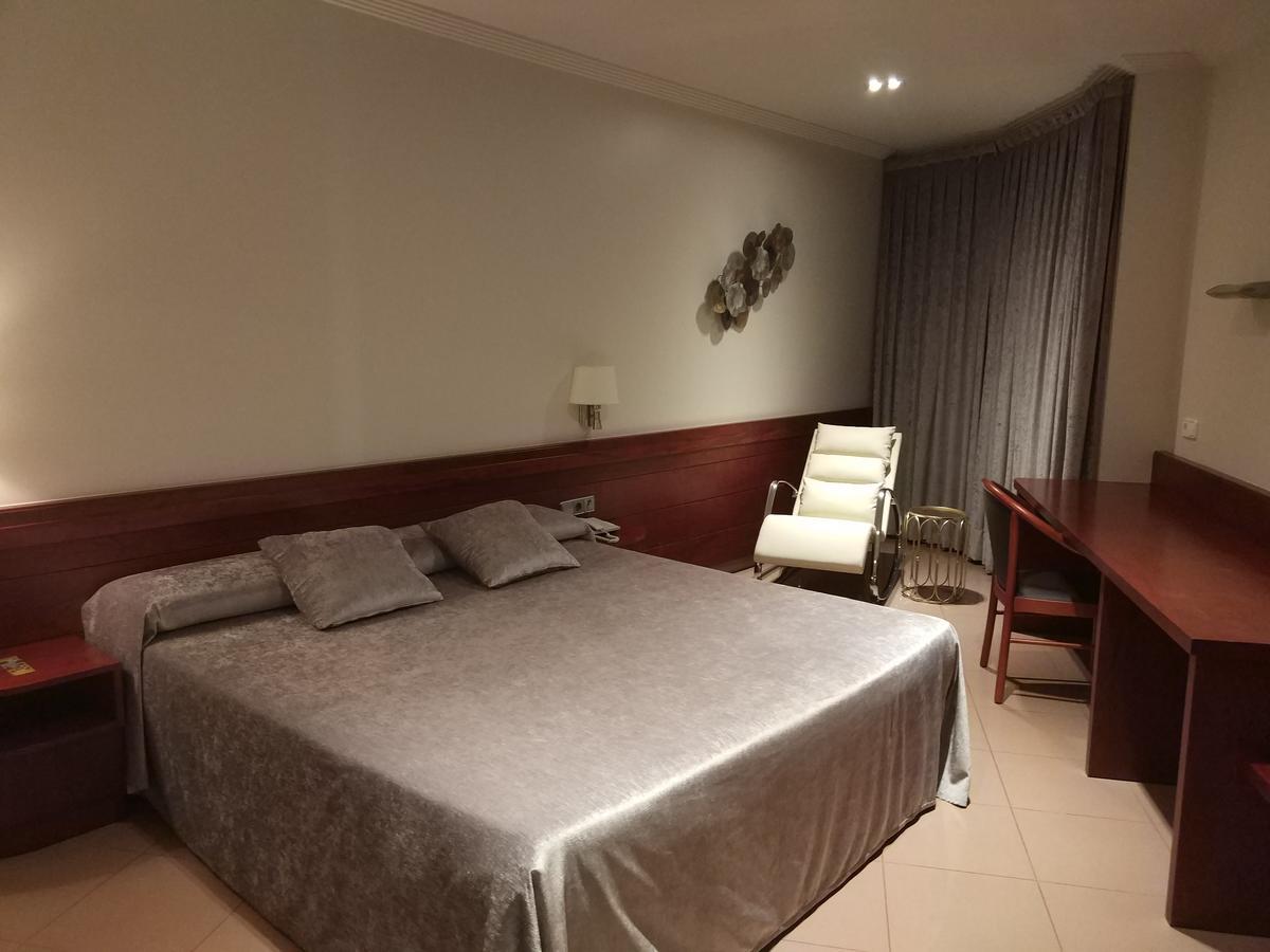 Hotel Els Noguers Манреса Экстерьер фото
